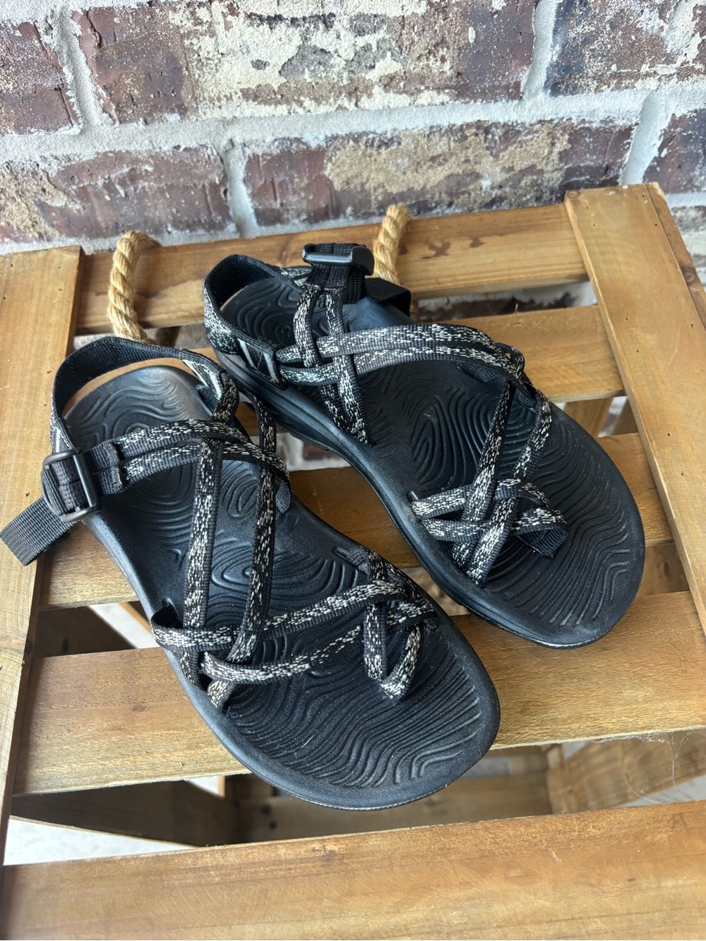 Chaco Women’s Black Gray Adjustable Sport Sandals Hiking Outdoor Shoes